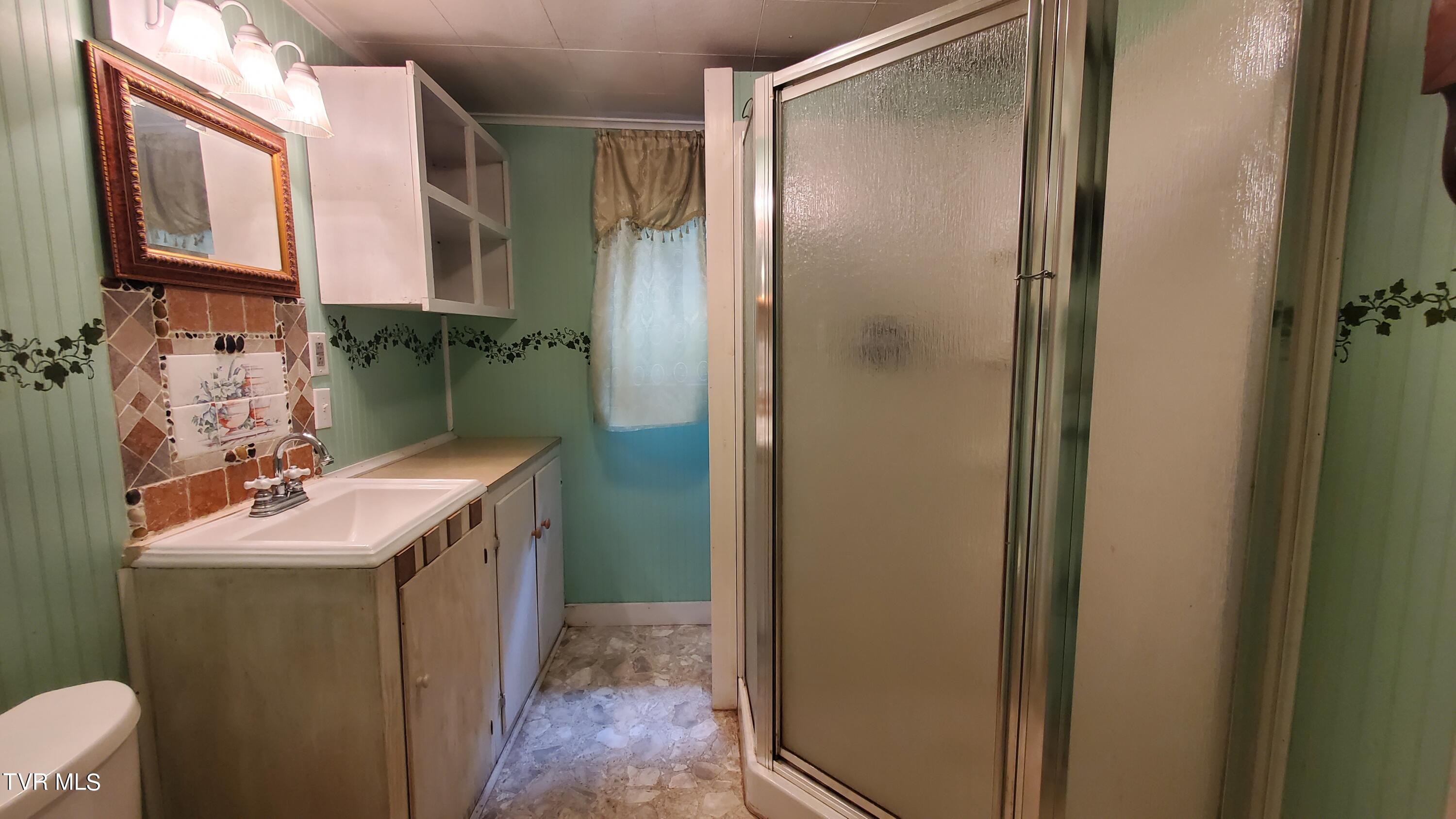 123 Tower Road, Roan Mountain, Tennessee image 32