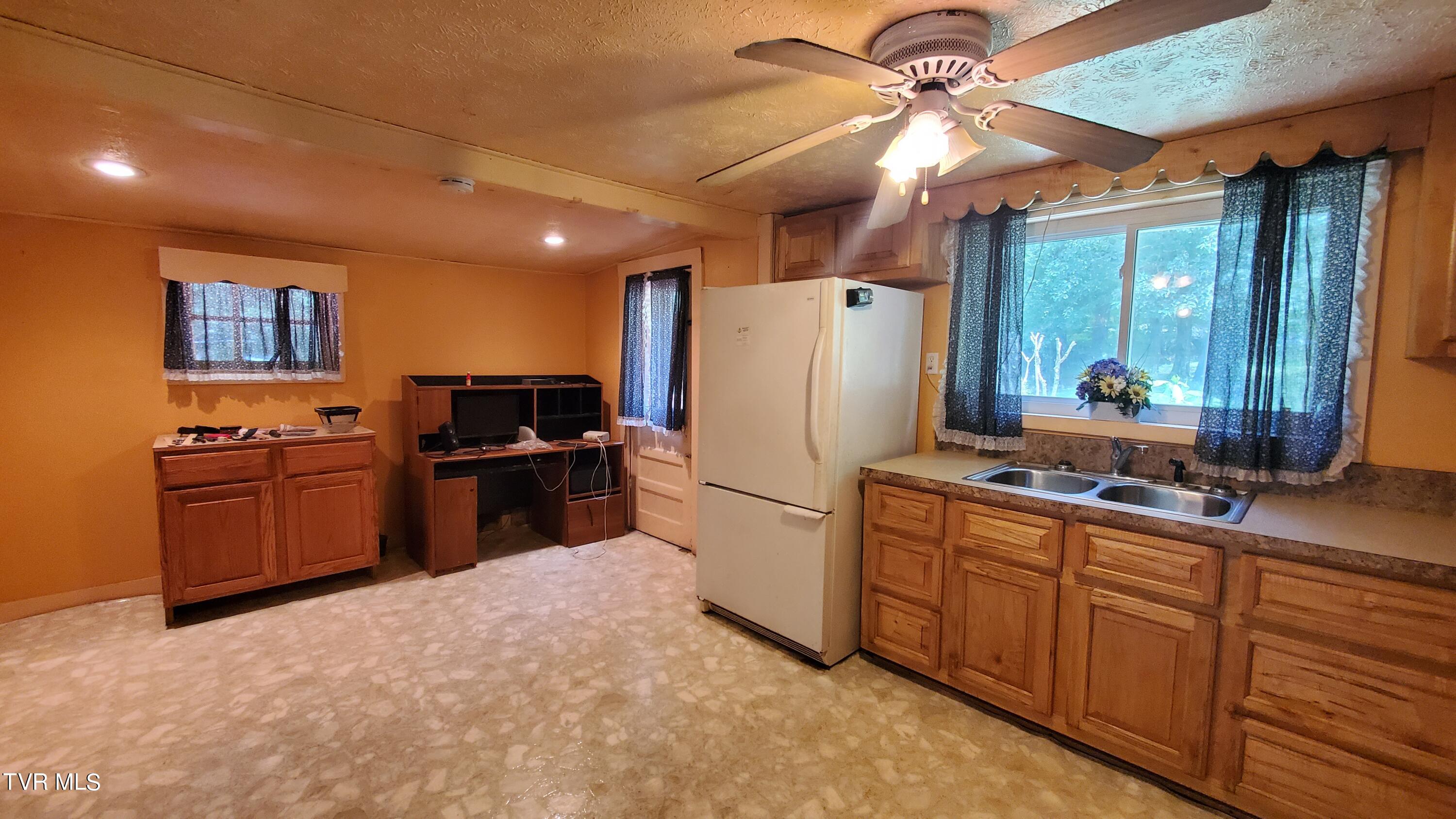 123 Tower Road, Roan Mountain, Tennessee image 13