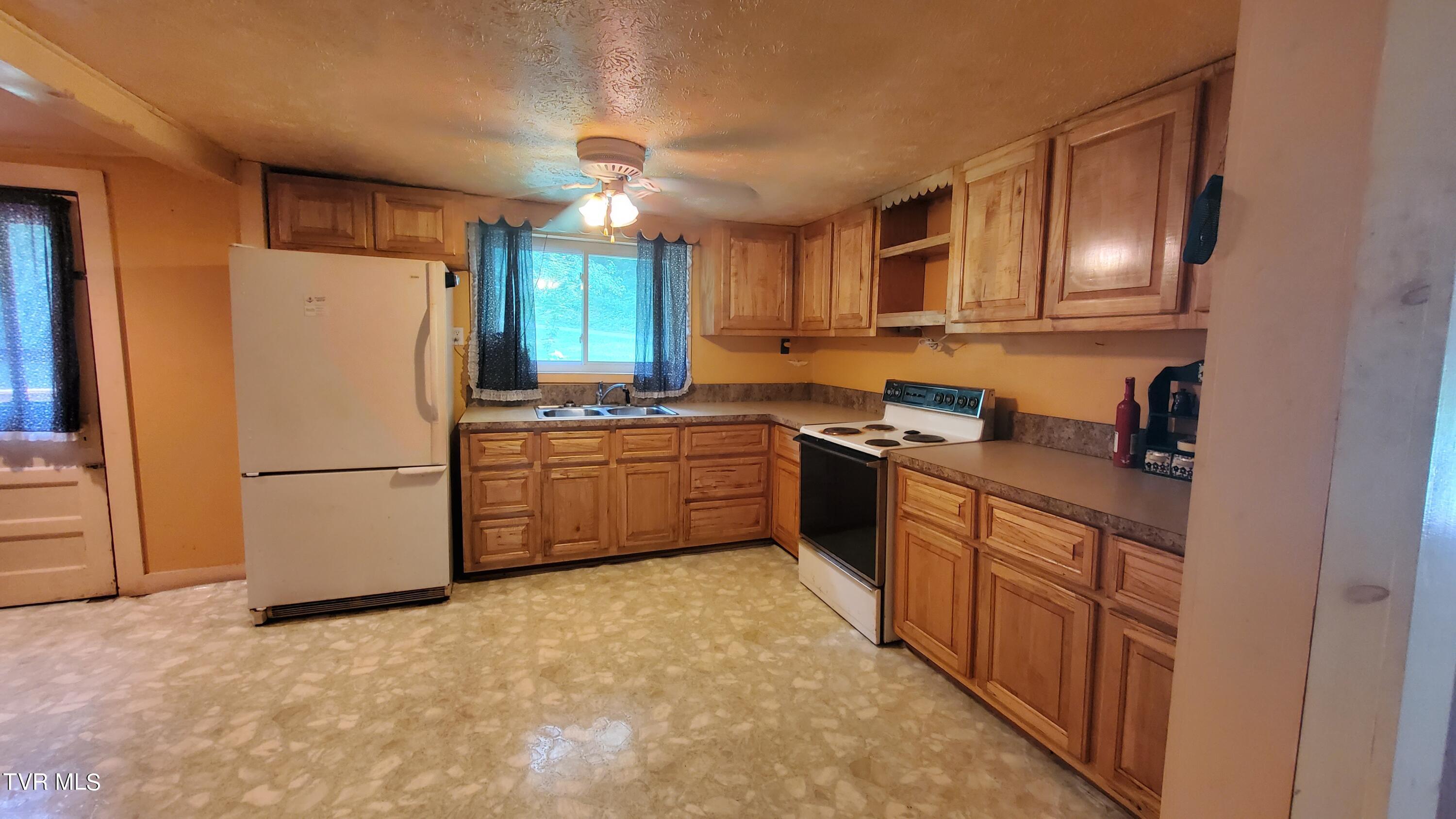 123 Tower Road, Roan Mountain, Tennessee image 15