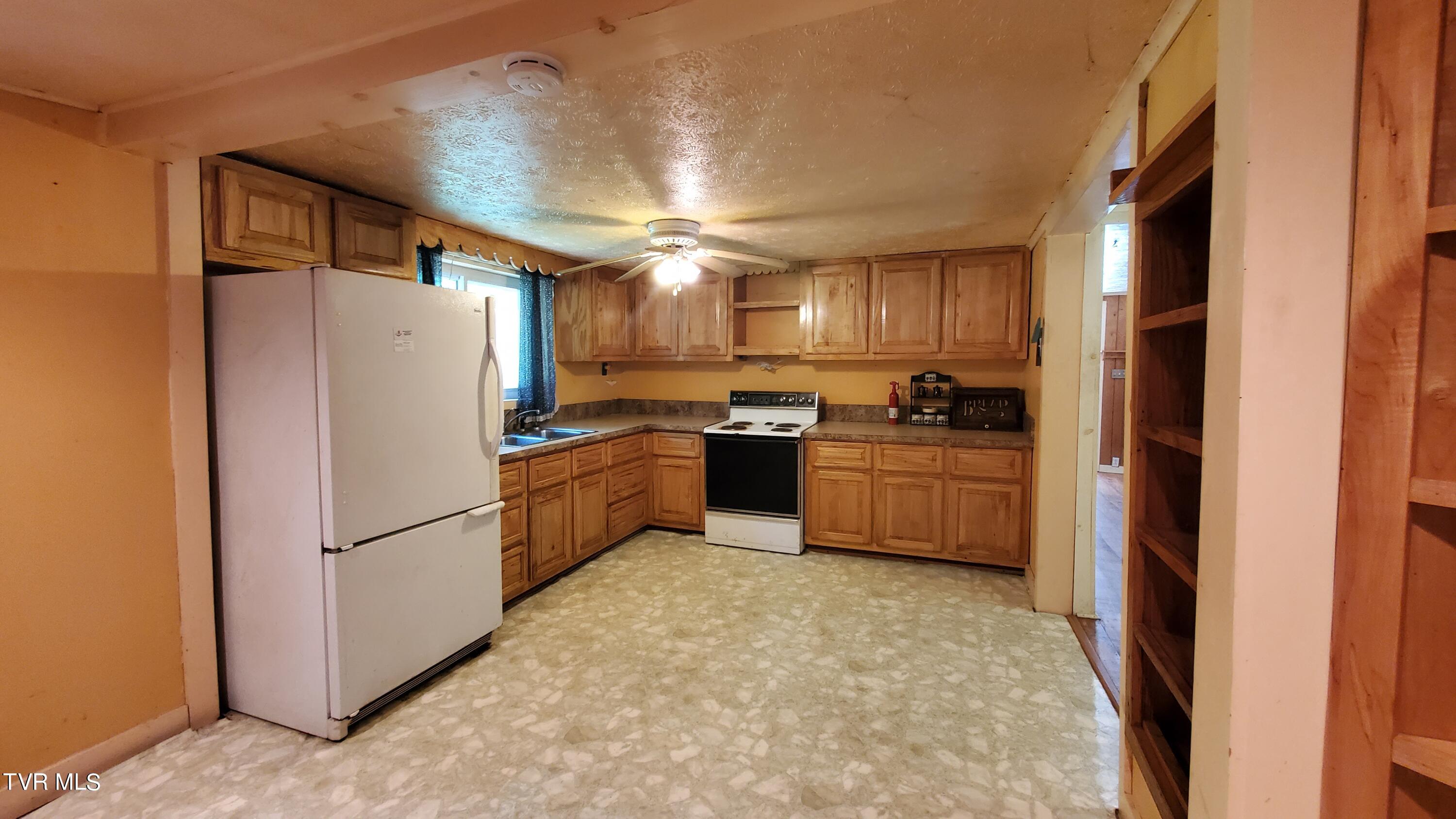 123 Tower Road, Roan Mountain, Tennessee image 14