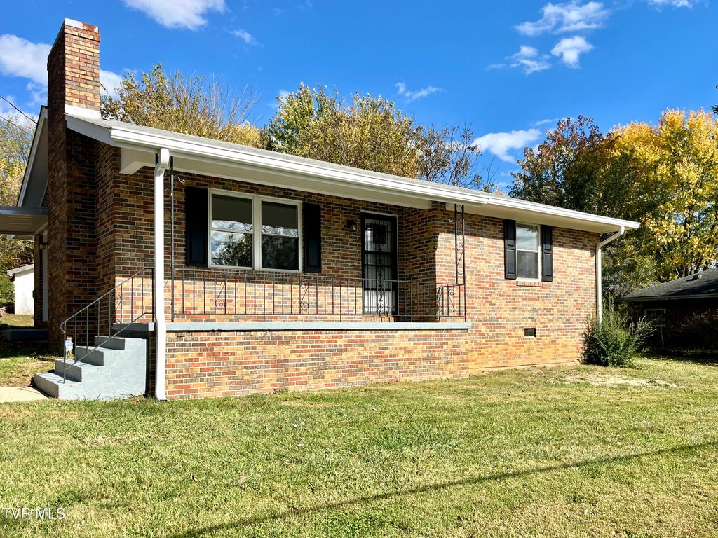 Photo of 126 Pearl Street, Greeneville, TN 37743 (MLS # 9989607)