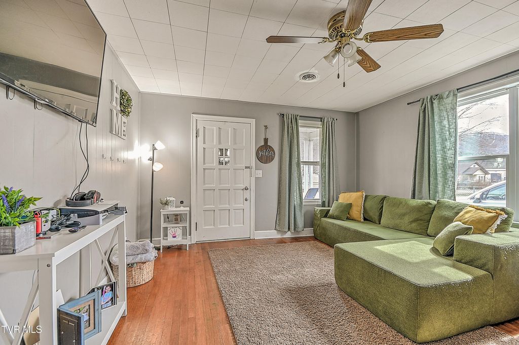 Photo of 2632 Pearl Street, Kingsport, TN 37660 (MLS # 9991662)