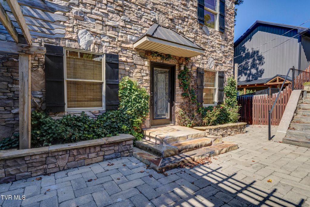 Photo of 667 Rockingham Road, Gray, TN 37615 (MLS # 9985050)