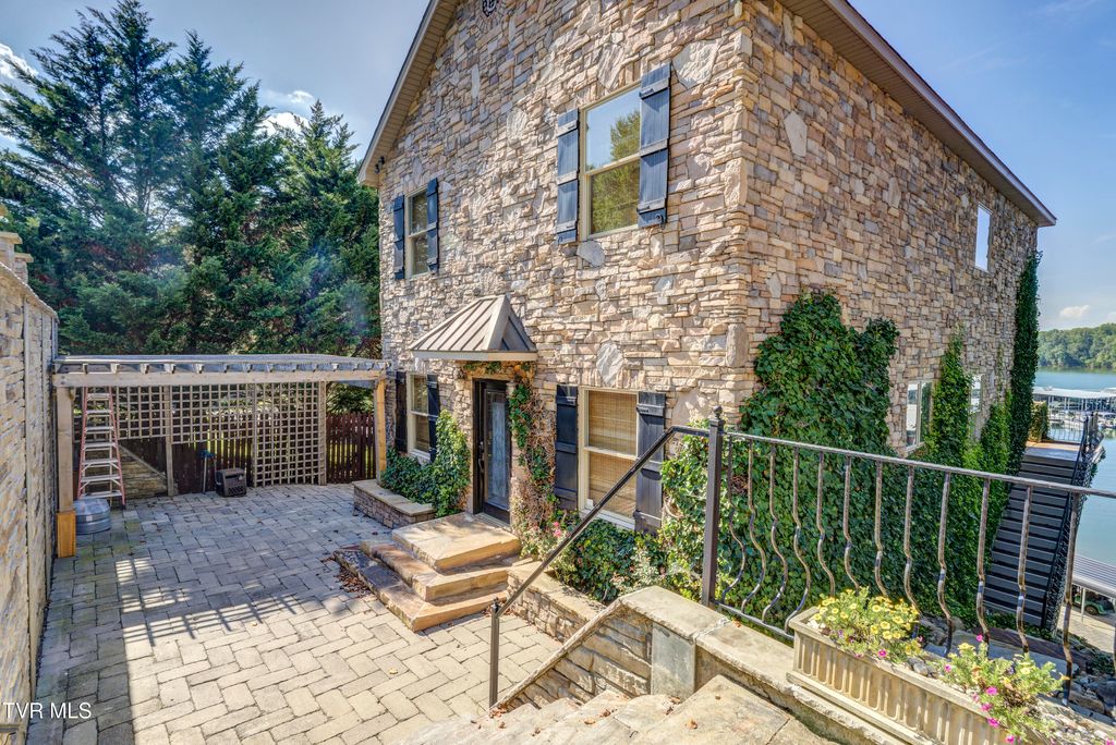 Photo of 667 Rockingham Road, Gray, TN 37615 (MLS # 9985050)