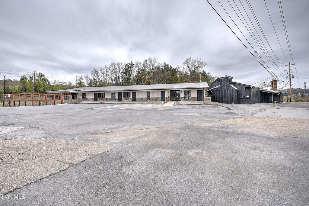 Photo of 3100 Roan Street, Johnson City, TN 37601 (MLS # 9993959)