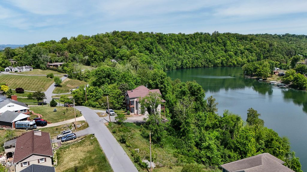 Photo of 30 Crest Road, Kingsport, TN 37664 (MLS # 9994703)