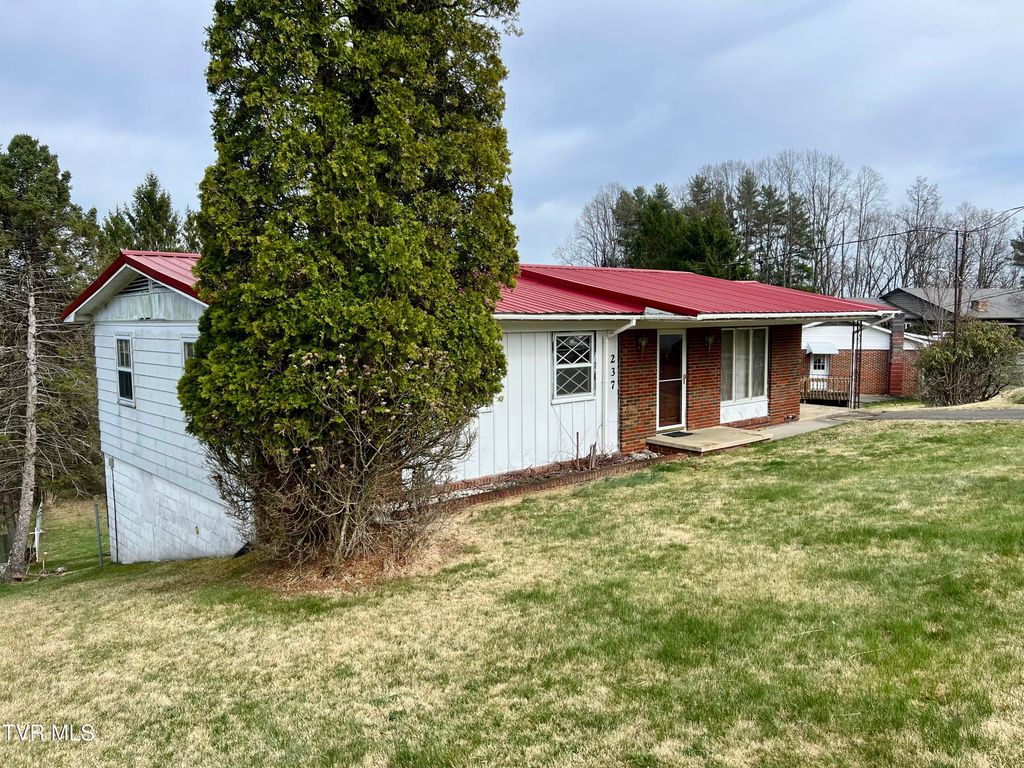 Photo of 237 Grandview Drive, Wise, VA 24293 (MLS # 9992610)