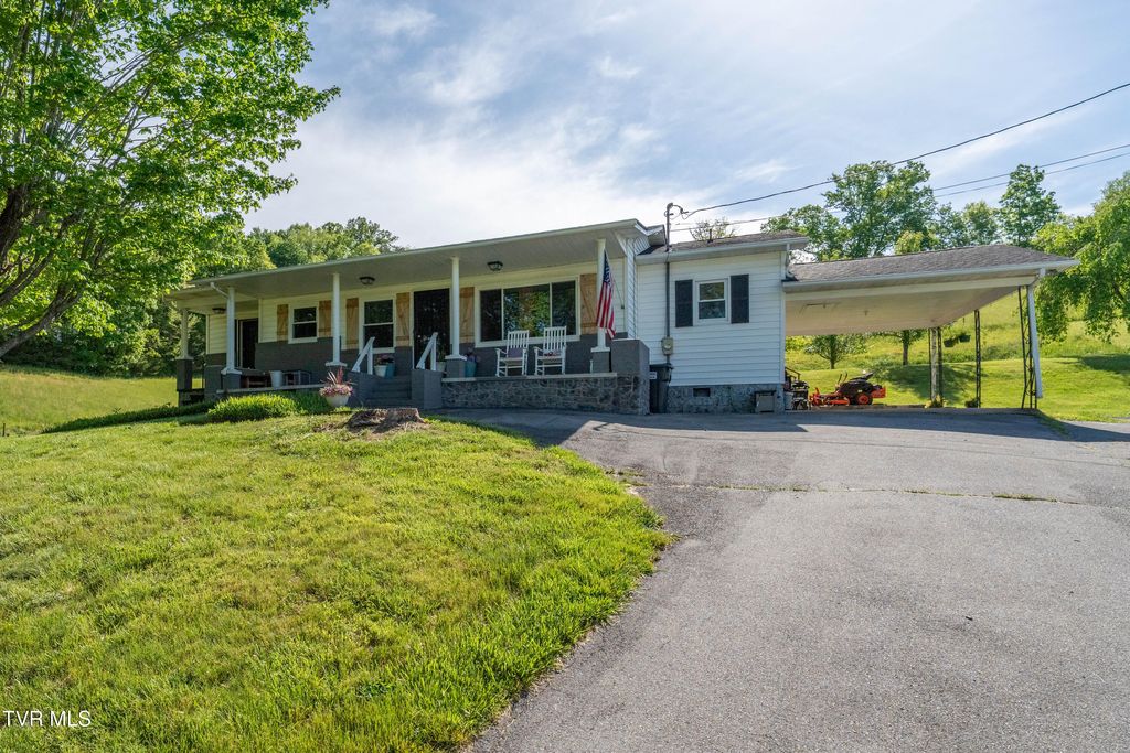 Photo of 214 Wilson Avenue, Elizabethton, TN 37643 (MLS # 9994575)