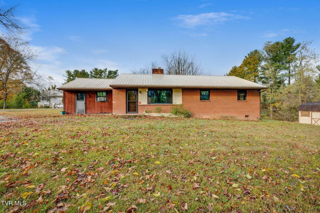 Photo of 911 Cumberland Street, Marion, VA 24354 (MLS # 9987796)