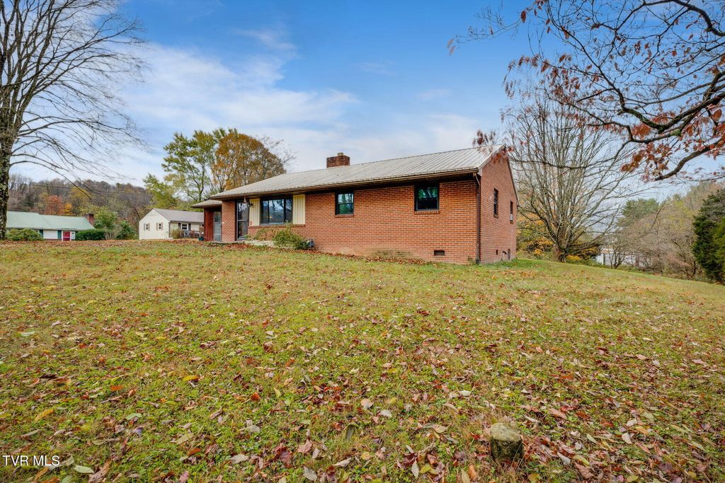Photo of 911 Cumberland Street, Marion, VA 24354 (MLS # 9987796)