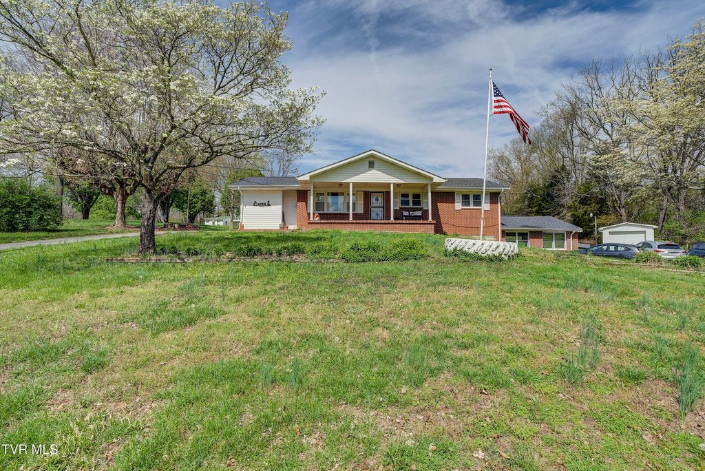 Photo of 247 Cedar Point Road, Johnson City, TN 37601 (MLS # 9993407)