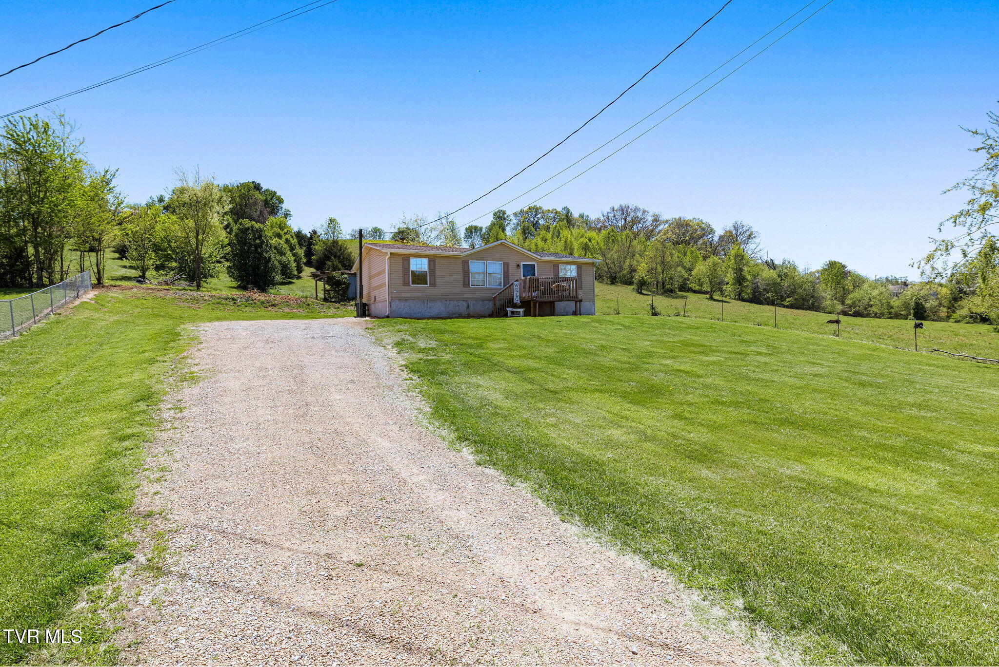 1424 Parton Loop, Greeneville, Tennessee image 2
