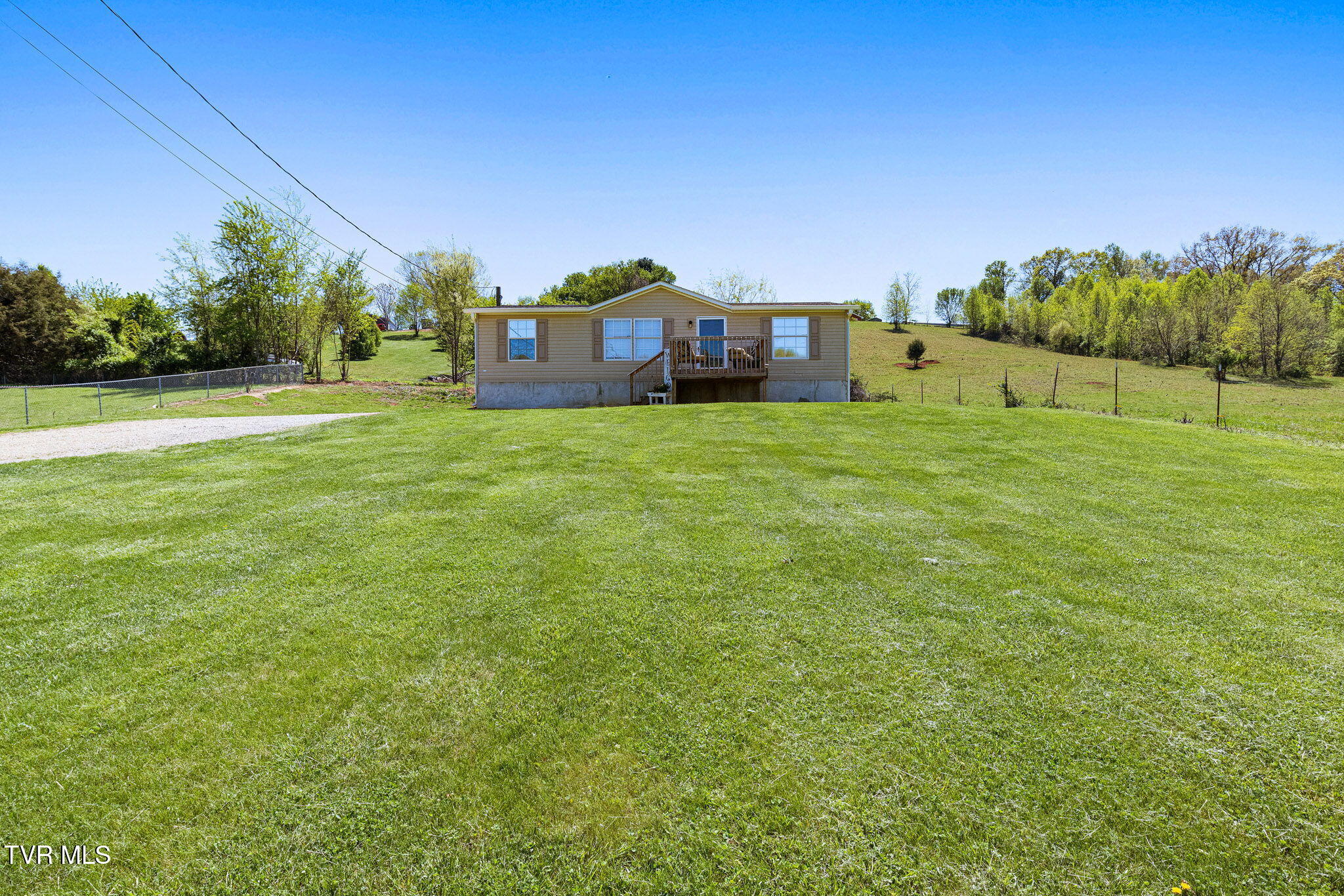 1424 Parton Loop, Greeneville, Tennessee image 3