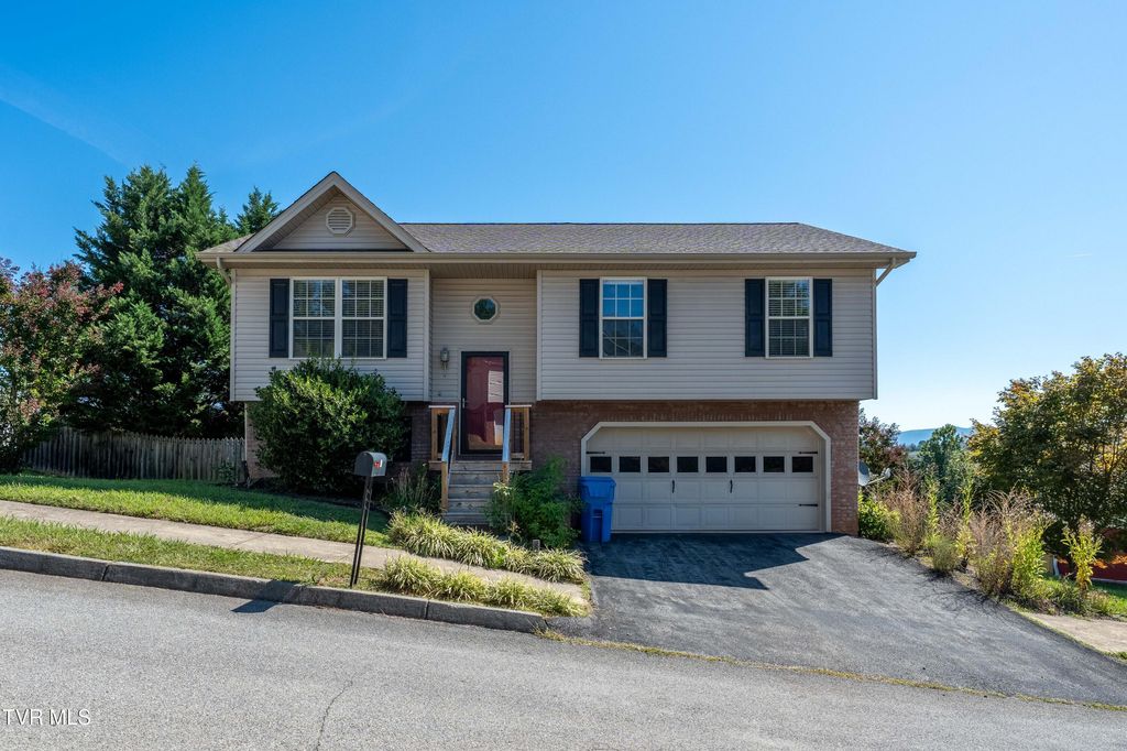 Photo of 90 Lorena Lane, Jonesborough, TN 37659 (MLS # 9985275)
