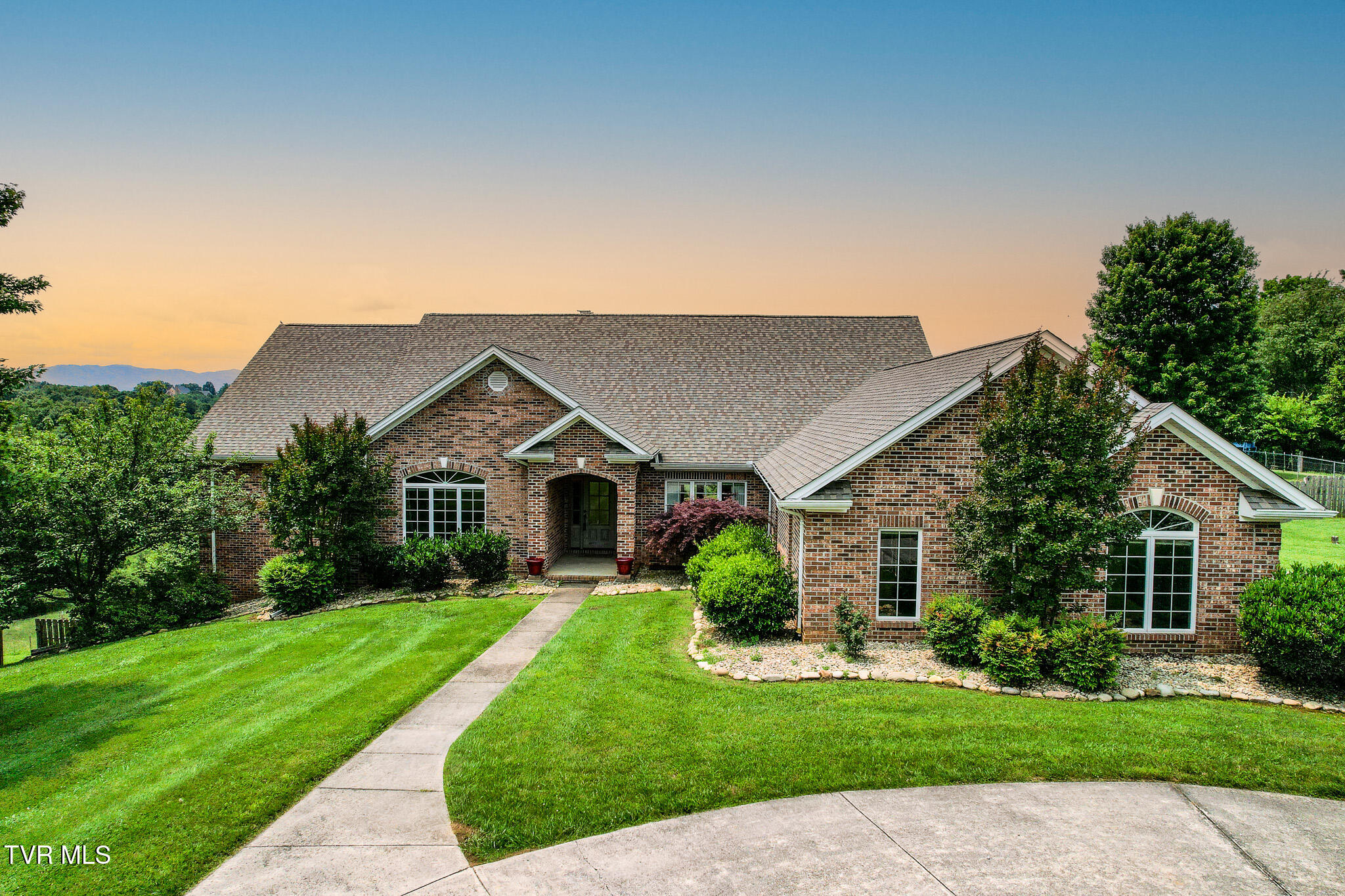 1120 Old Kentucky Road, Greeneville, Tennessee image 2