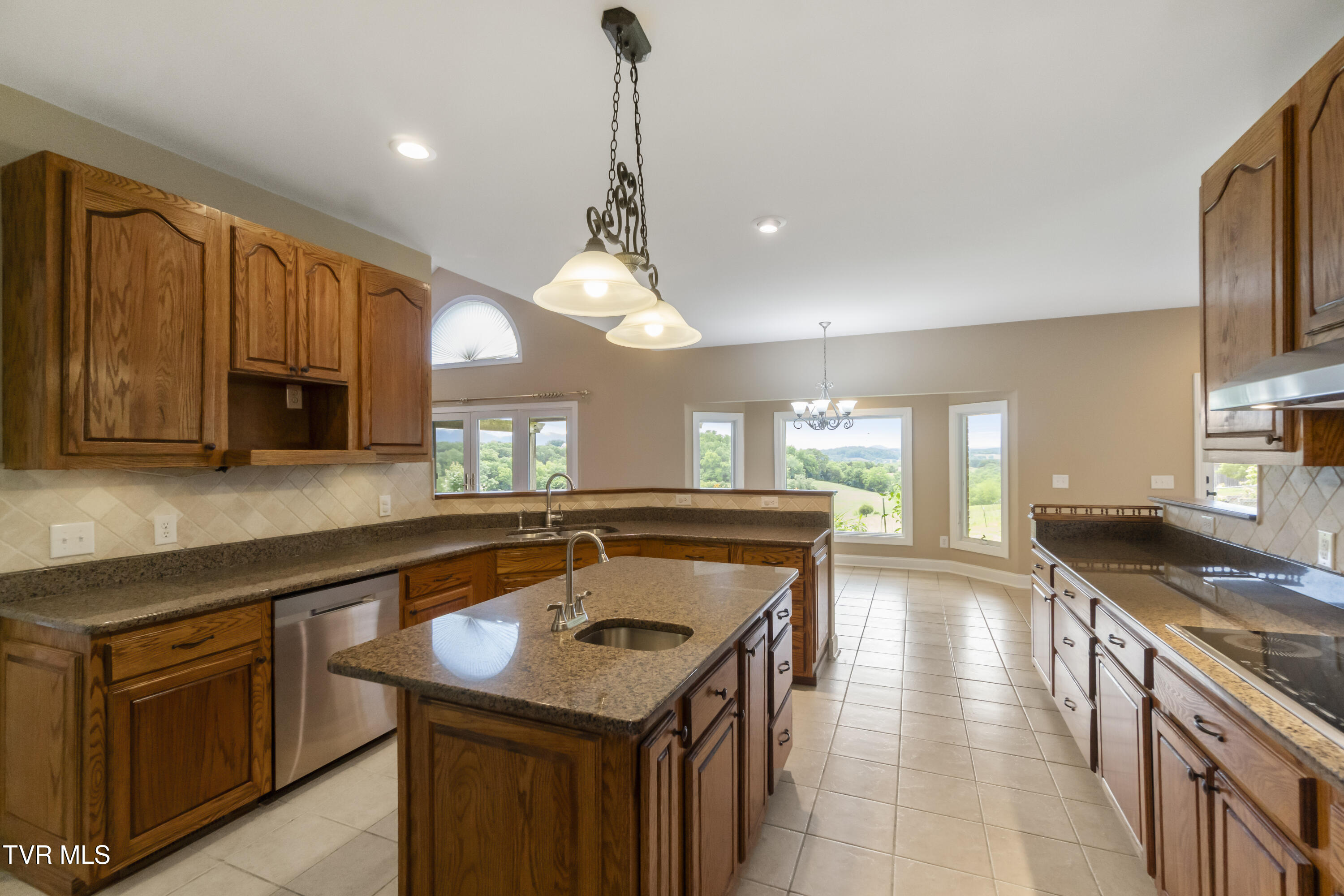 1120 Old Kentucky Road, Greeneville, Tennessee image 37