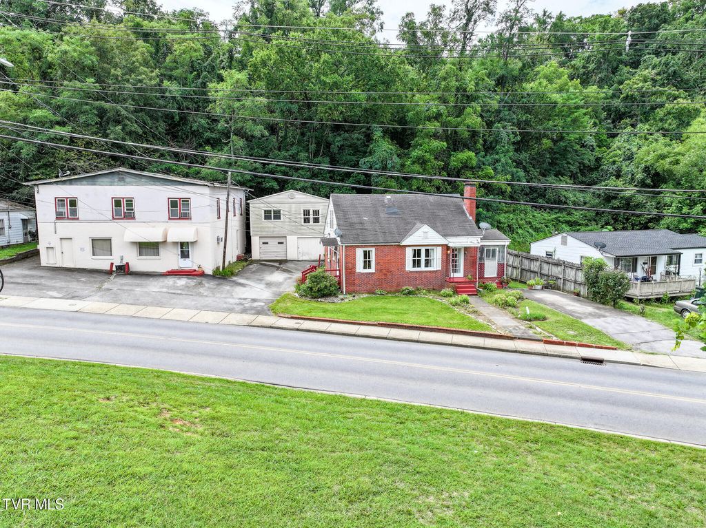 Photo of 324 Church Street, Greeneville, TN 37745 (MLS # 9984240)
