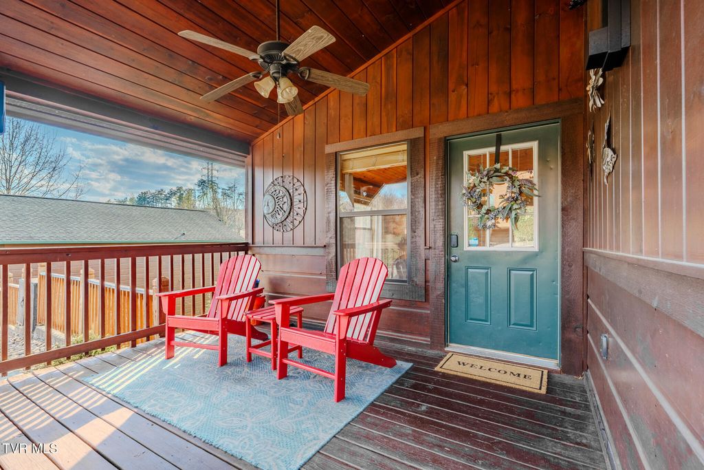 Photo of 921 Mcmakin Way, Pigeon Forge, TN 37863 (MLS # 9993093)