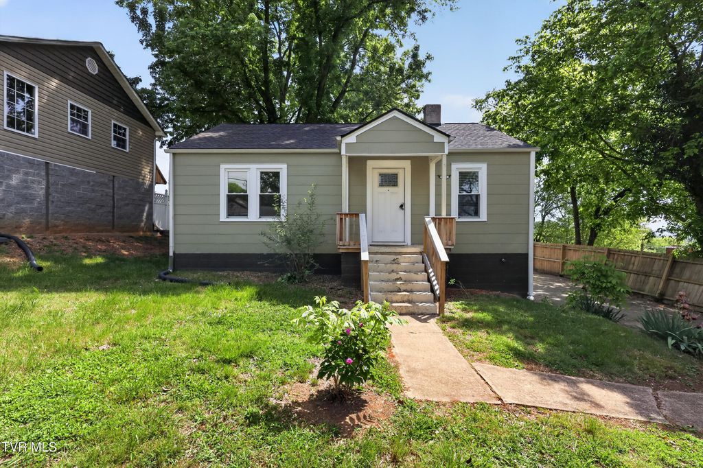 Photo of 509 Rogan Street, Kingsport, TN 37660 (MLS # 9994134)