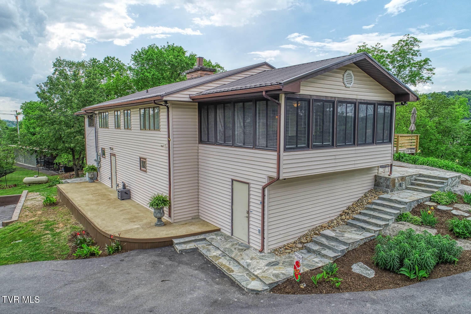 412 Crussell Road, Piney Flats, Tennessee image 8