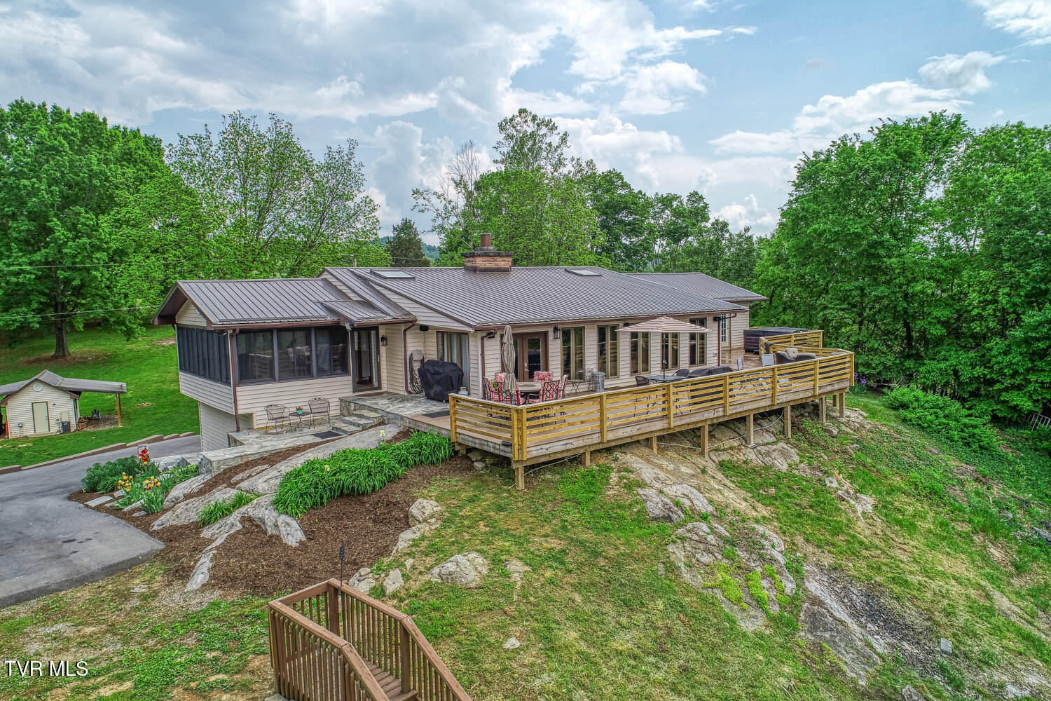 412 Crussell Road, Piney Flats, Tennessee image 2