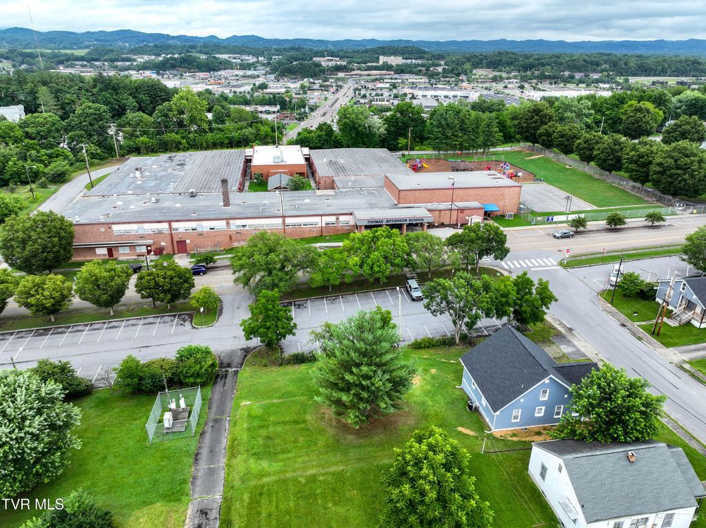 Photo of 1648 E Street, Kingsport, TN 37664 (MLS # 9981910)