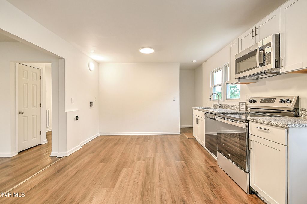 Photo of 1648 E Street, Kingsport, TN 37664 (MLS # 9981910)