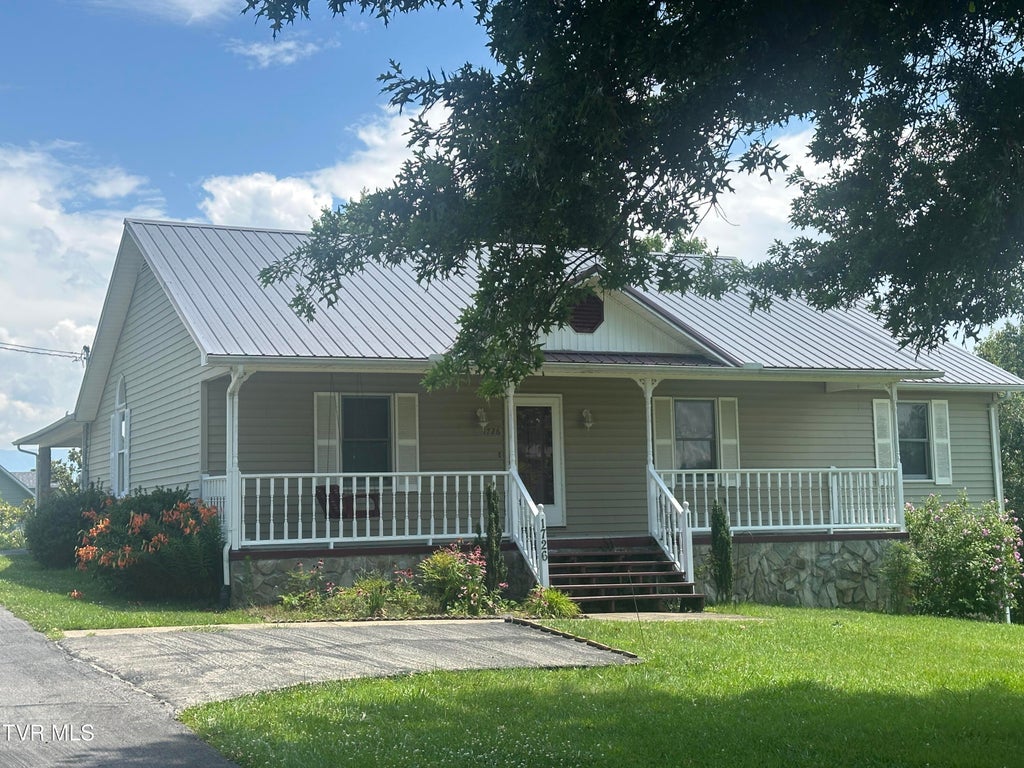 Photo of 1726 Old Tusculum Road, Greeneville, TN 37745 (MLS # 9996224)