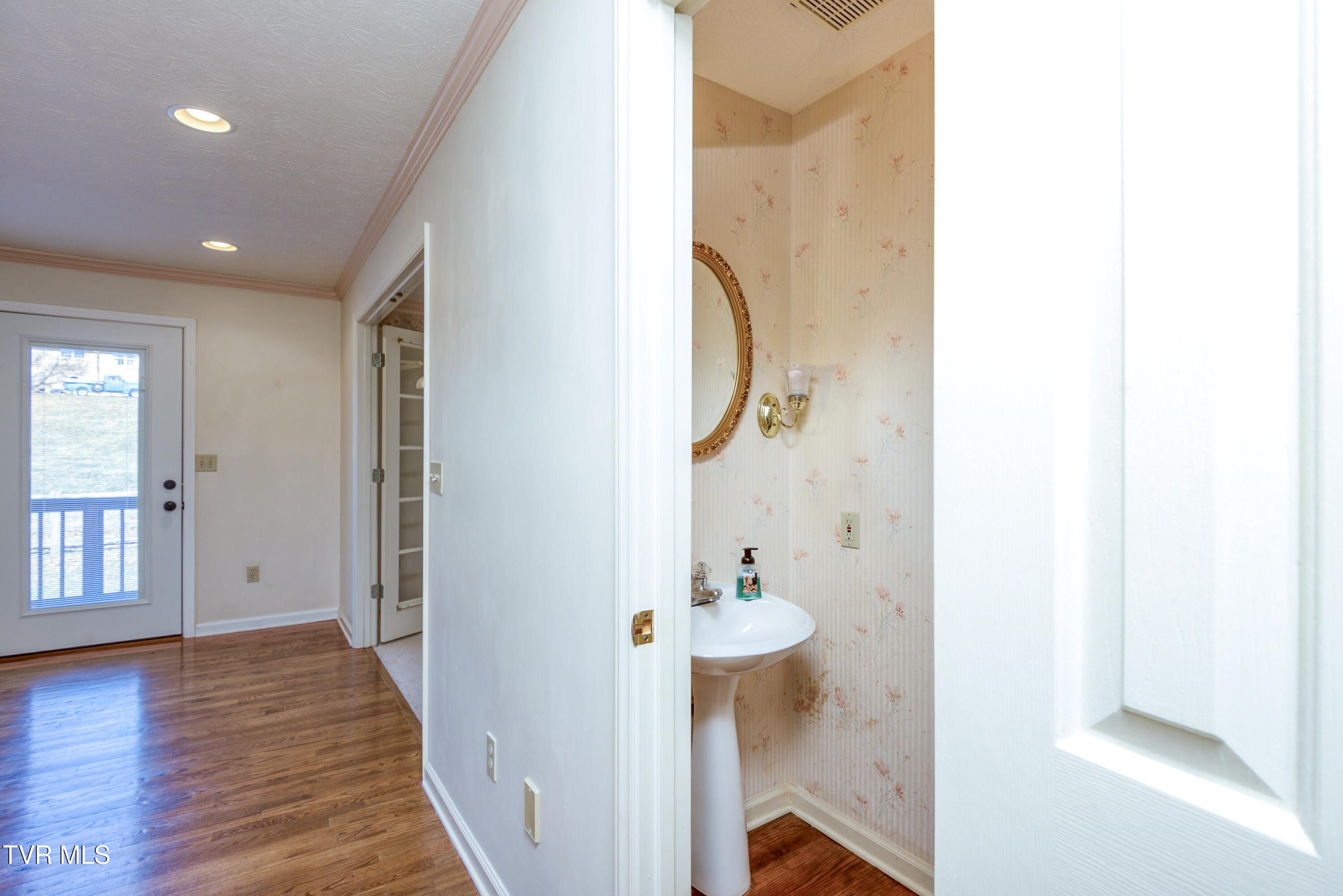 831 Barclay Drive, Abingdon, Virginia image 6