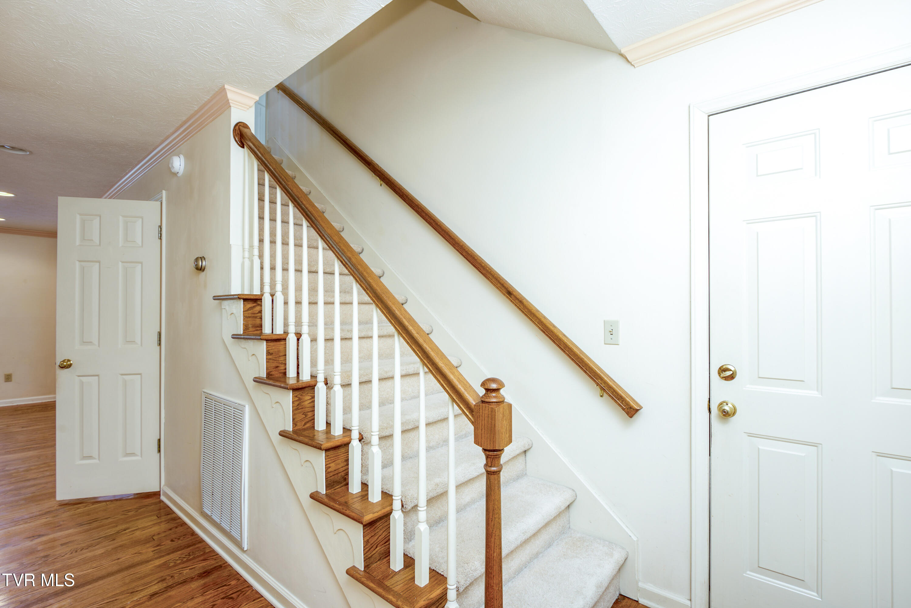 831 Barclay Drive, Abingdon, Virginia image 2
