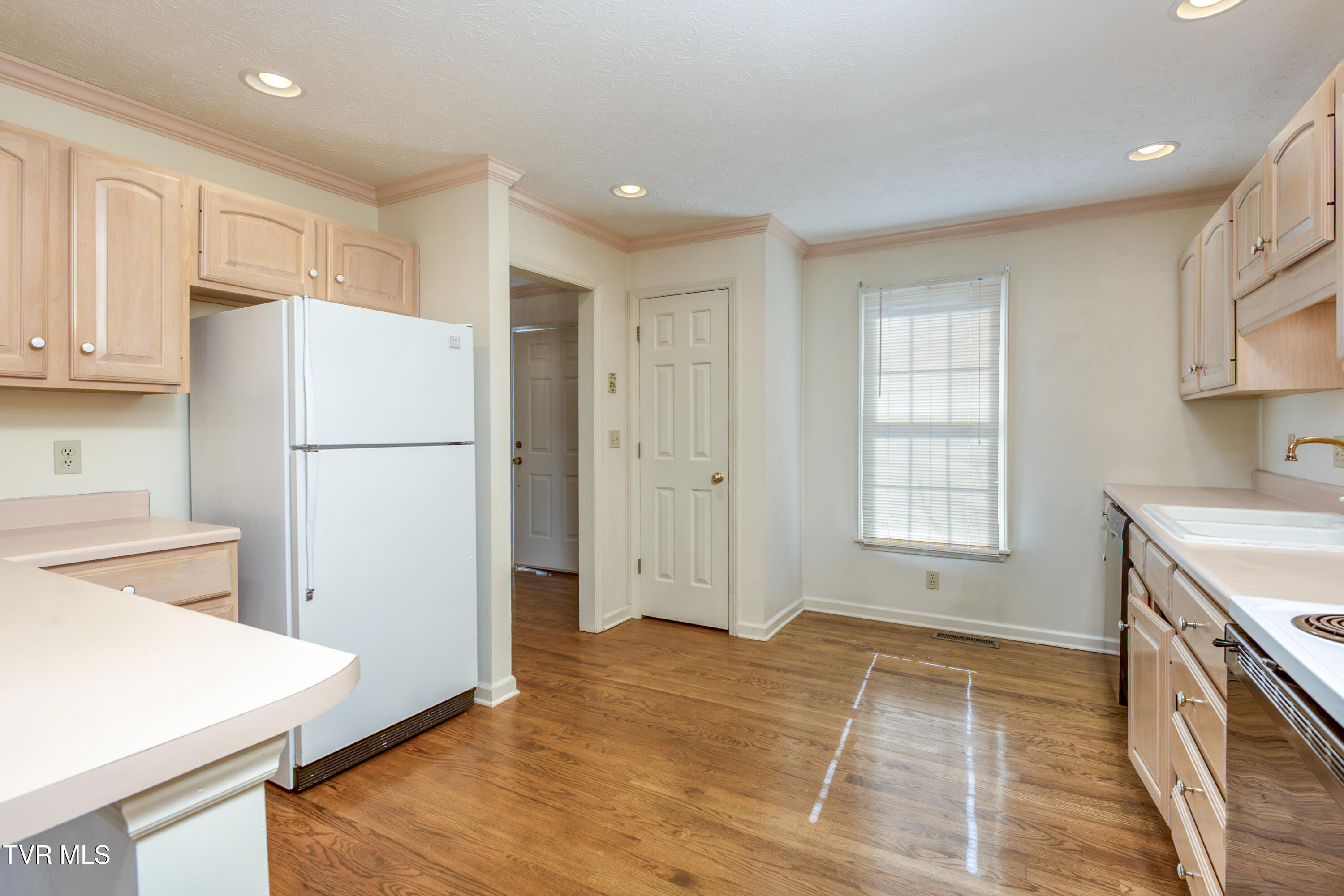 831 Barclay Drive, Abingdon, Virginia image 3