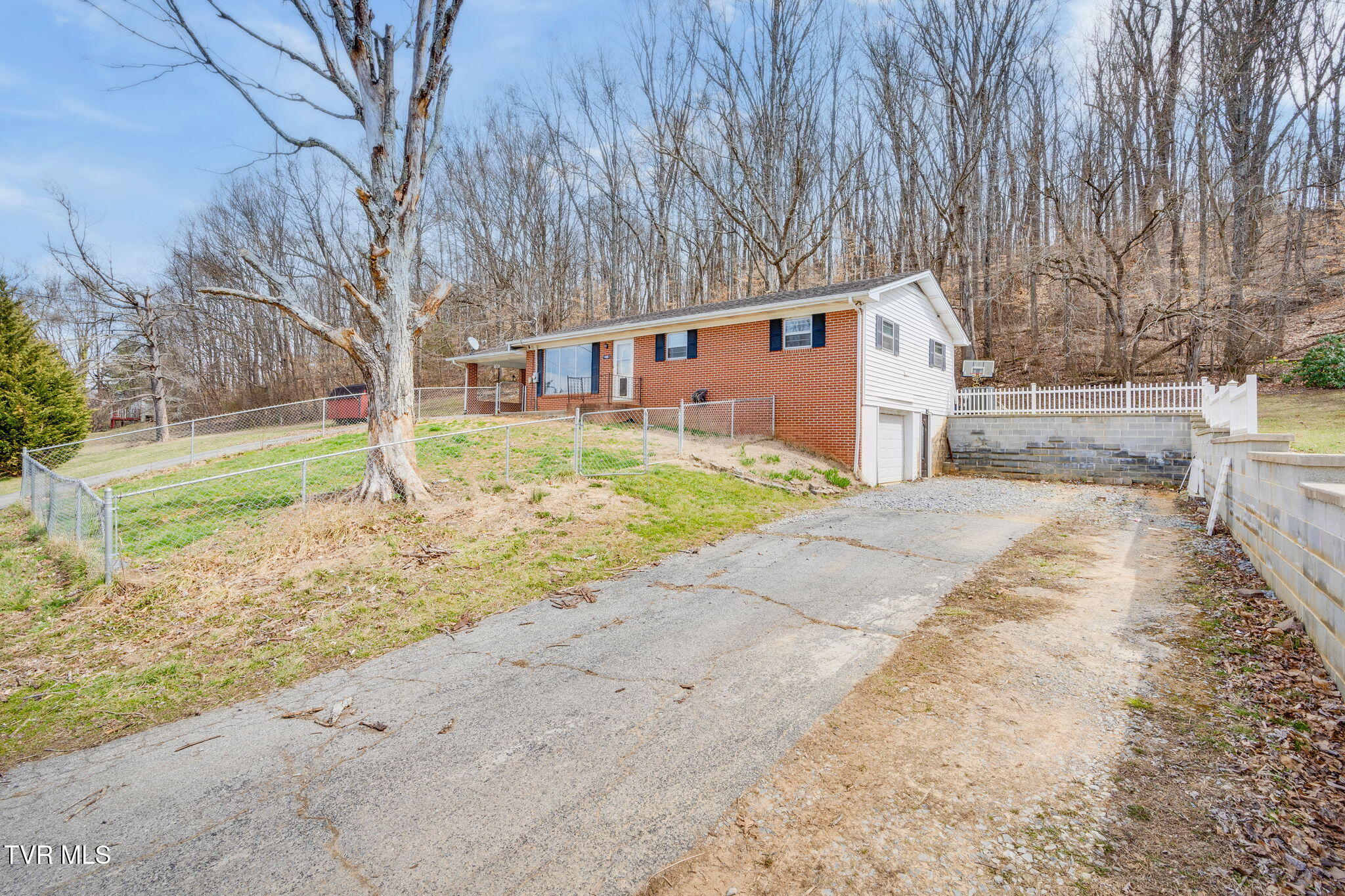 150 Crest Hills Lane, Chuckey, Tennessee image 3