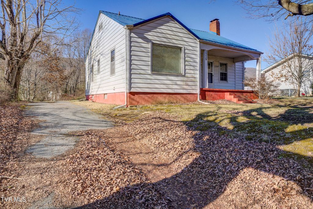 Photo of 2219 Highway 91, Elizabethton, TN 37643 (MLS # 9989508)
