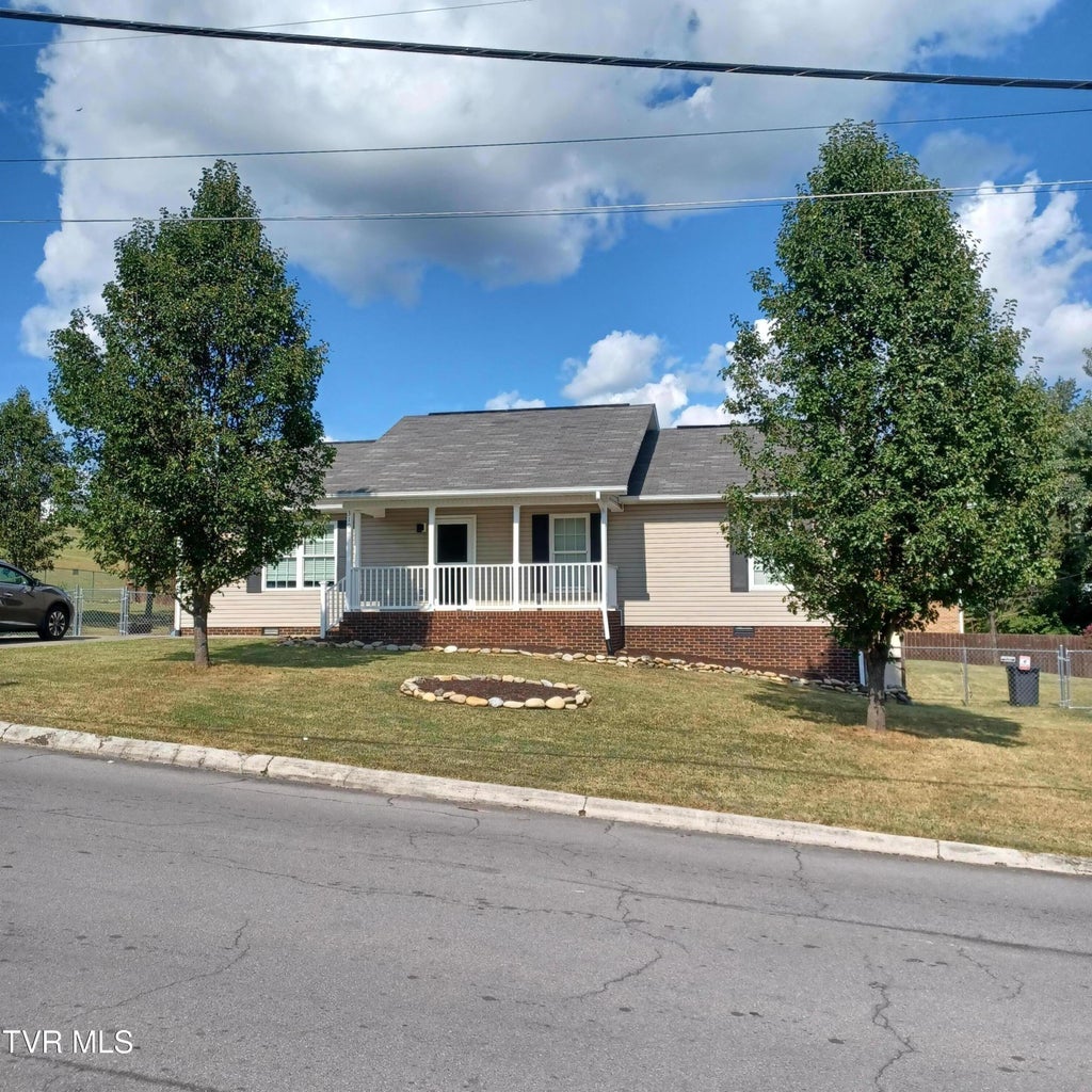 Photo of 310 Reno Street, Rogersville, TN 37857 (MLS # 10000592)