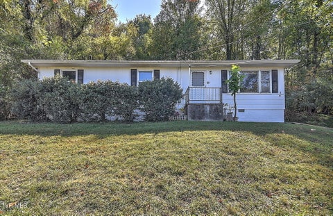 Photo of 5907 Chestnut Ridge Road, Kingsport, TN 37664 (MLS # 10002035)