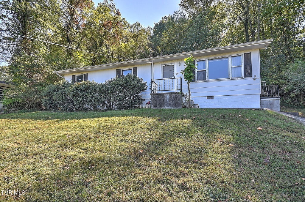 Photo of 5907 Chestnut Ridge Road, Kingsport, TN 37664 (MLS # 10002035)