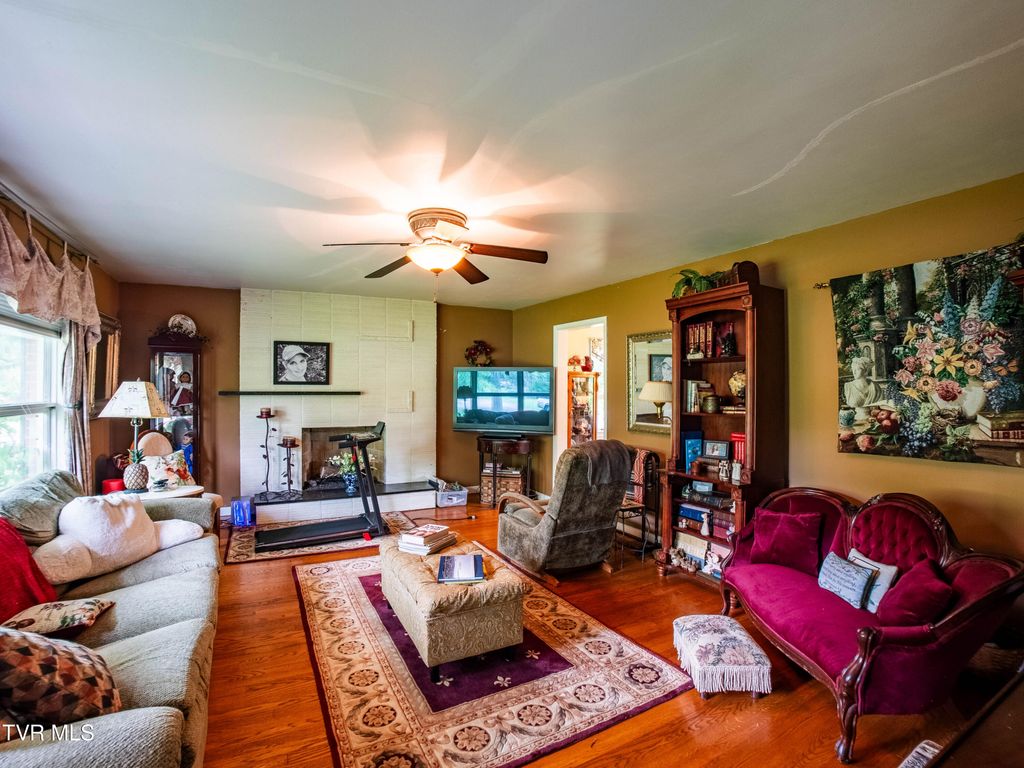 Photo of 125 Cresswood Drive, Rogersville, TN 37857 (MLS # 9994611)