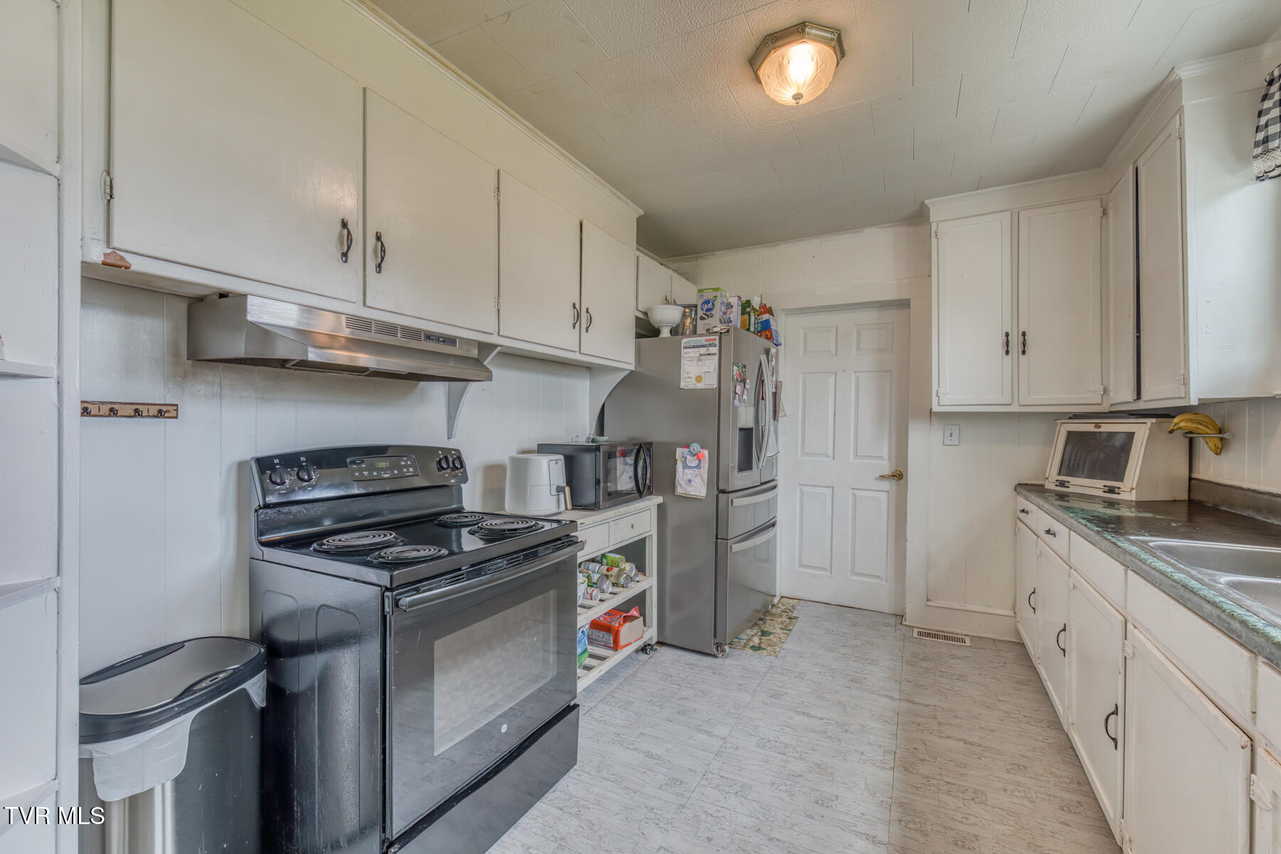 322 Doe Avenue, Elizabethton, Tennessee image 8