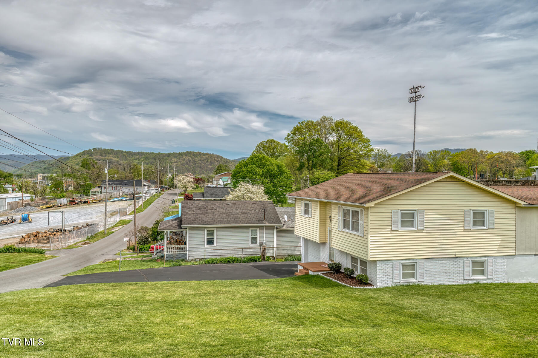 322 Doe Avenue, Elizabethton, Tennessee image 21