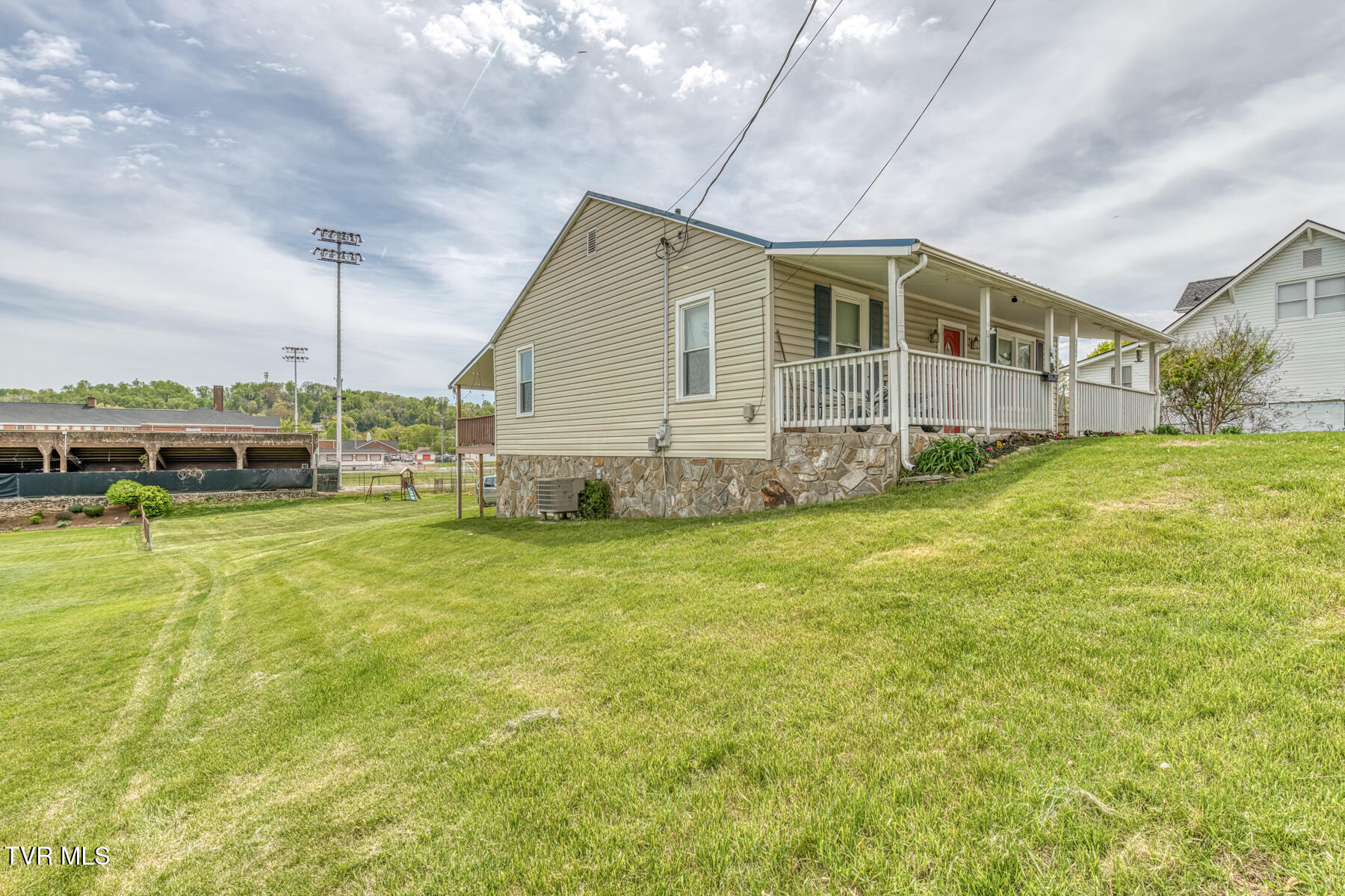 322 Doe Avenue, Elizabethton, Tennessee image 24