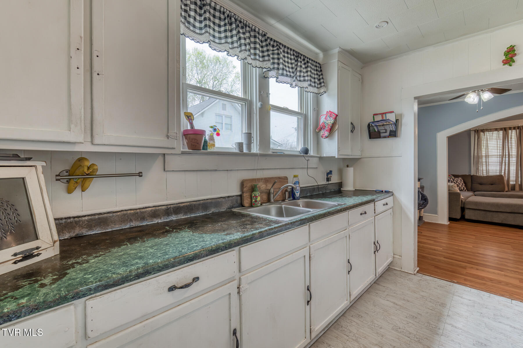 322 Doe Avenue, Elizabethton, Tennessee image 9