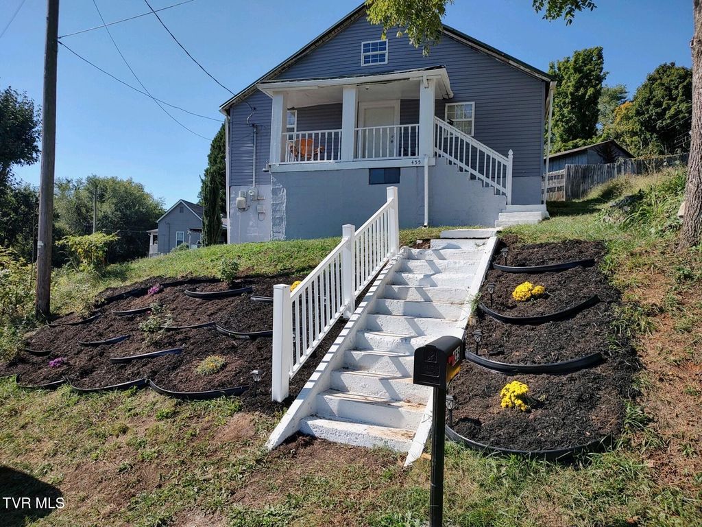 Photo of 455 Westin Drive, Bristol, VA 24201 (MLS # 9992005)