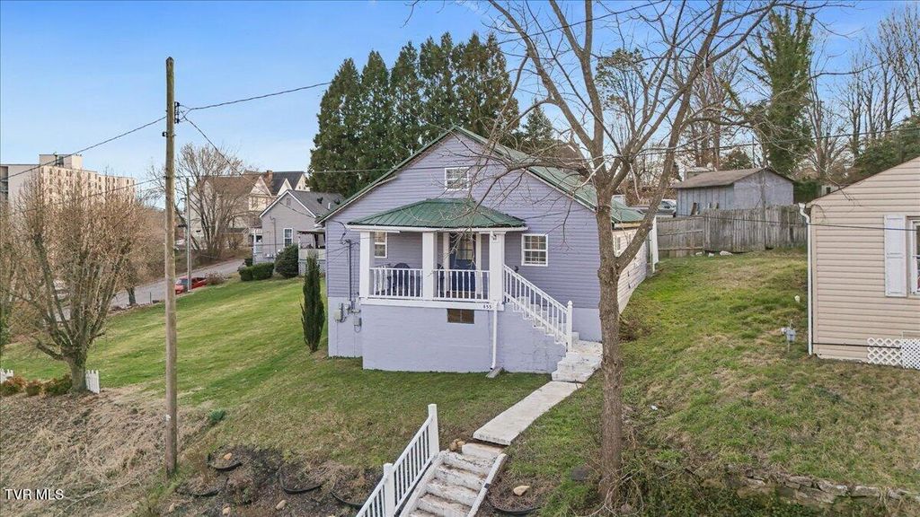 Photo of 455 Westin Drive, Bristol, VA 24201 (MLS # 9992005)