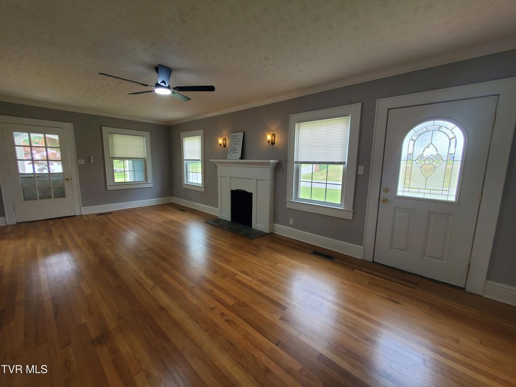 Photo of 1234 Bristol Highway, Elizabethton, TN 37643 (MLS # 9994202)