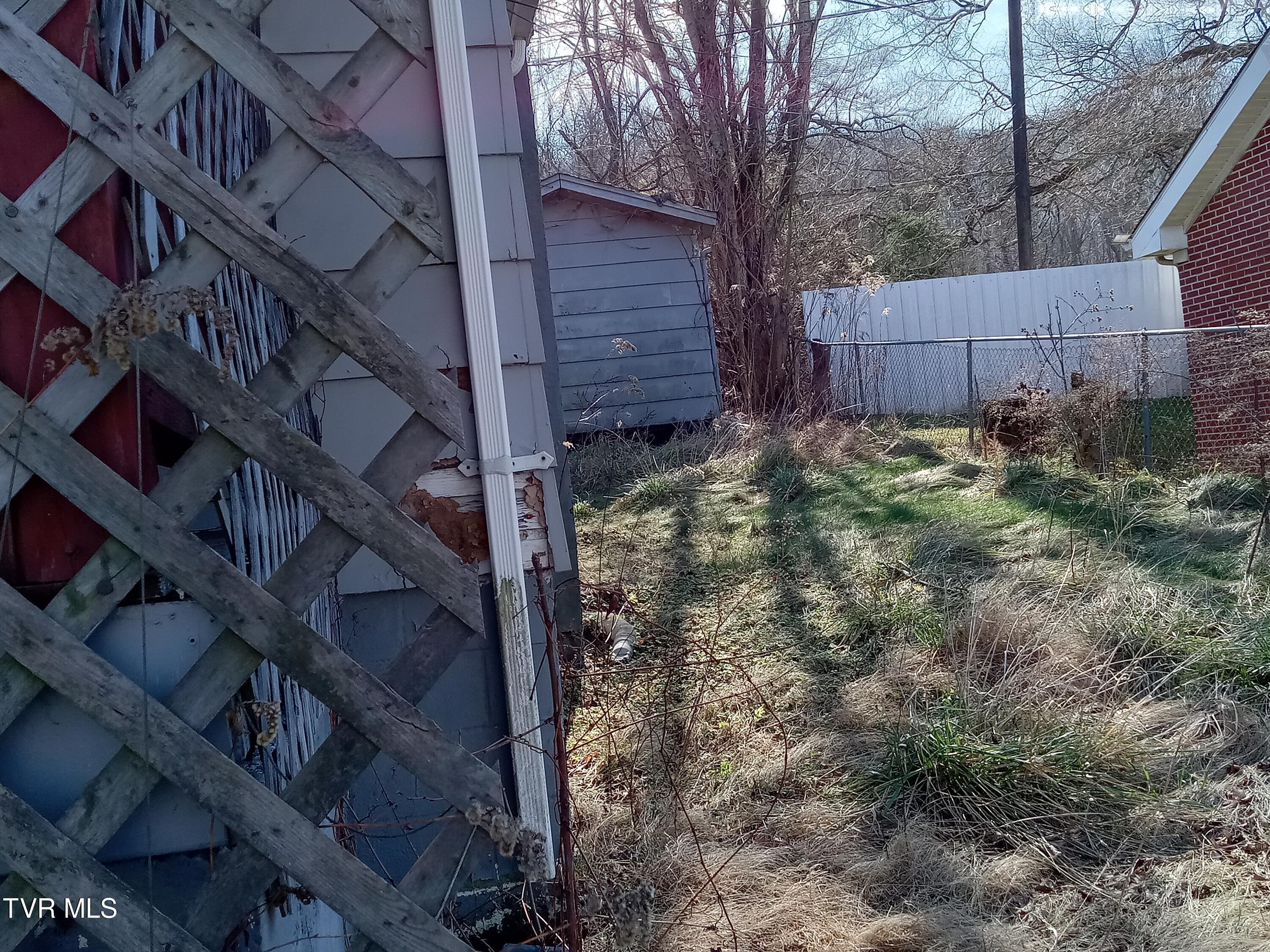 18394 Gov George C. Peery Highway, Pounding Mill, Virginia image 3