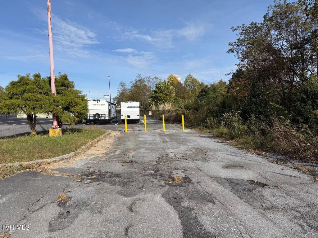 Photo of 354 Shadowtown Road, Blountville, TN 37617 (MLS # 9990124)