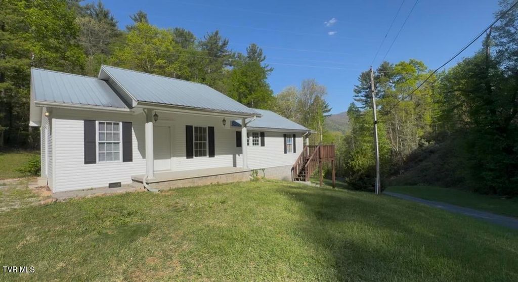 Photo of 236 Oliver Hollow Road, Hampton, TN 37658 (MLS # 9994315)