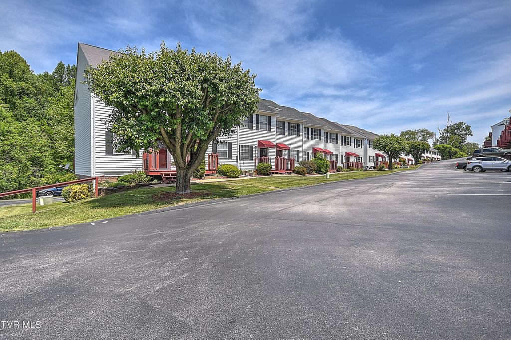 Photo of 2931 Broad Street #144, Bristol, TN 37620 (MLS # 9995867)