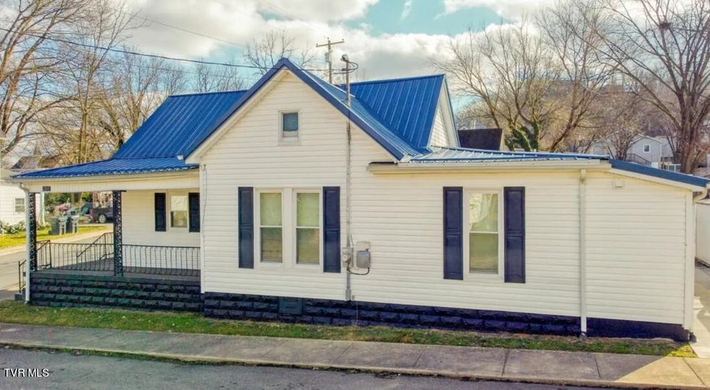 Photo of 1200 Anderson Street, Bristol, TN 37620 (MLS # 9985870)