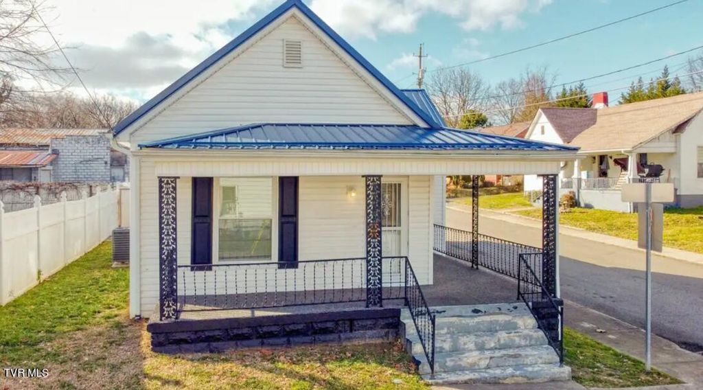 Photo of 1200 Anderson Street, Bristol, TN 37620 (MLS # 9985870)